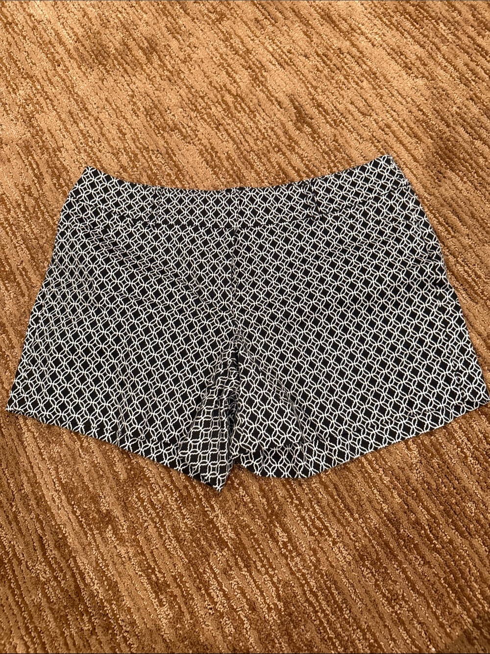 White House Black Market Black & White Chain-Link Print High-Waist Shorts